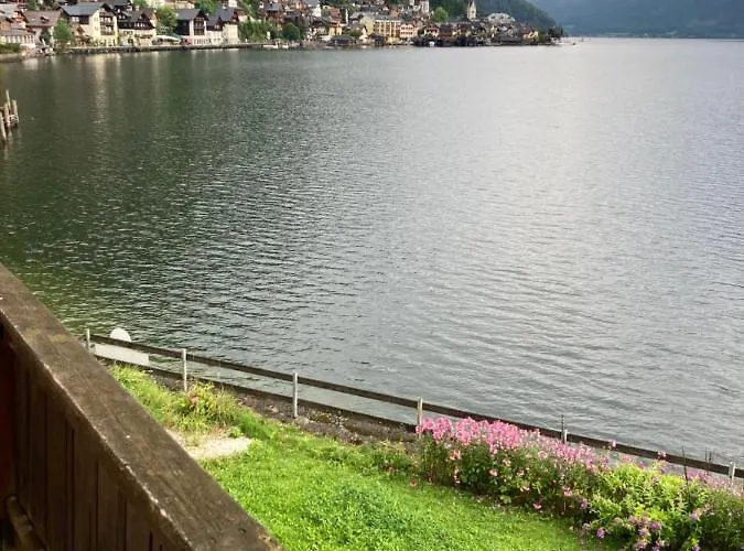 Δωμάτια σε οικογενειακή κατοικία Lakeside 4 - Mit Balkon Χάλστατ