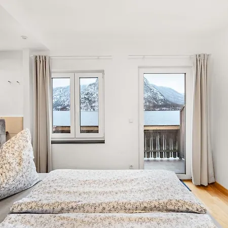 Lakeside 4 - Mit Balkon Homestay